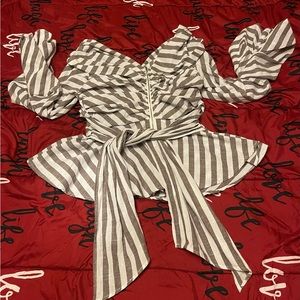 Gray & White peplum balloon sleeve, off the shoulder blouse. Sz large.